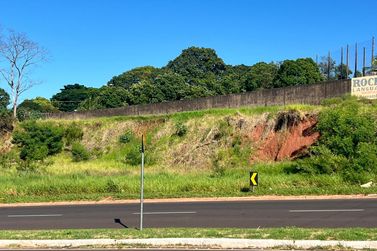 Terreno &agrave; venda - 400m&sup2; - Avenida Portugal