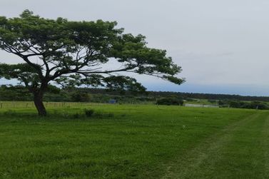 Ch&aacute;cara &agrave; venda - 