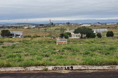 Terreno &agrave; venda - 216m&sup2; - Parque Metropolitano