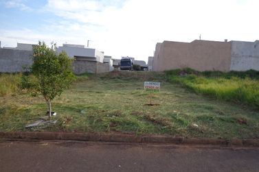 Terreno &agrave; venda - 170m&sup2; - Jardim Colorado