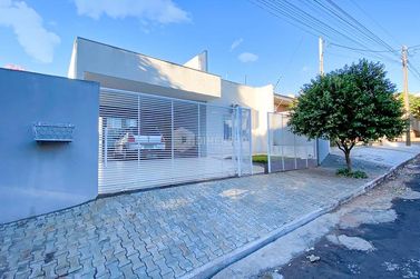 Casa &agrave; venda - 137m&sup2; - Jardim Paris