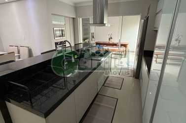 Casa &agrave; venda - 200m&sup2; - Zona I