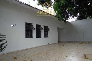 Casa para alugar - 380m&sup2; - Zona I
