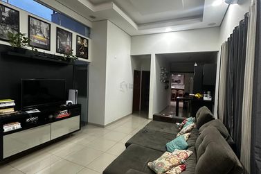 Casa &agrave; venda - 212m&sup2; - Jardim Vila Rica
