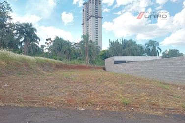 Terreno &agrave; venda - 372m&sup2; - Jardim Floren&ccedil;a