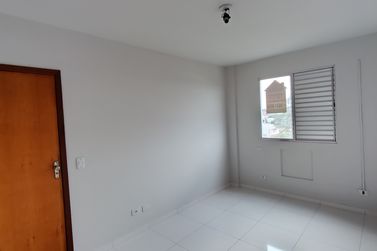 Apartamento para alugar - 68m&sup2; - ZONA III