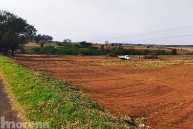 Ch&aacute;cara &agrave; venda - 1600m&sup2; - Centro