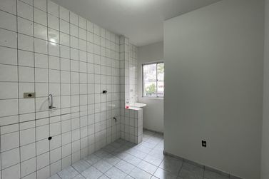 Apartamento para alugar - 42m&sup2; - ZONA III