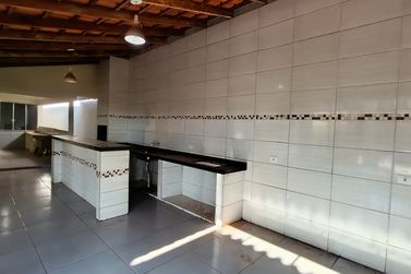 Casa para alugar - 324m&sup2; - ZONA V