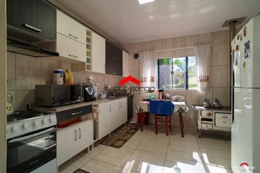 Ch&aacute;cara &agrave; venda - Br 323