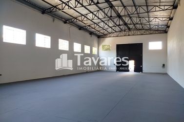 Sal&atilde;o Comercial para alugar - 300m&sup2; - Zona VII