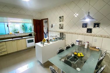 Casa &agrave; venda - 224m&sup2; - Jardim Lisboa