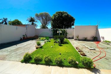 Casa &agrave; venda - 330m&sup2; - .