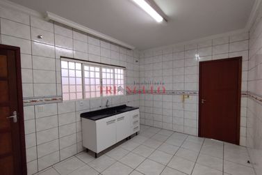 Casa &agrave; venda - 144m&sup2; - ZONA III