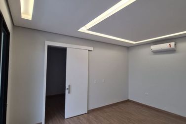 Casa &agrave; venda - 230m&sup2; - Portal das &Aacute;guas
