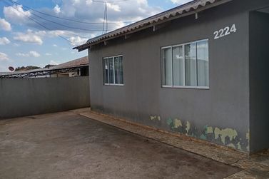 Casa &agrave; venda - 83m&sup2; - CONJUNTO RESIDENCIAL OURO PRETO