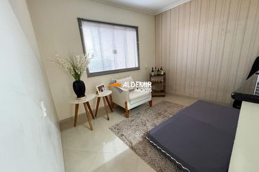 Sobrado &agrave; venda - 200m&sup2; - Jardim dos P&aacute;ssaros