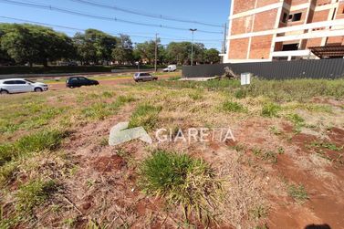 Terreno &agrave; venda - 450m&sup2; - VILA BECKER