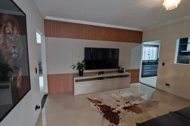 Casa &agrave; venda - 244m&sup2; - Zona V
