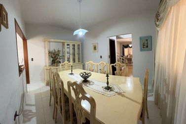 Casa para alugar - 241m&sup2; - Zona 1 A