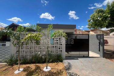 Casa &agrave; venda - Zona IV