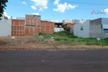 Terreno &agrave; venda - 180m&sup2; - Jardim Arax&aacute;