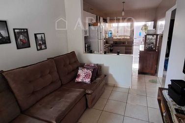 Casa &agrave; venda - 311m&sup2; - Jardim Castelo Branco