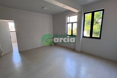 Sala Comercial &agrave; venda - 57m&sup2; - Zona I