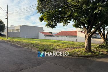 Terreno &agrave; venda - 648m&sup2; - Zona VII