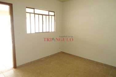 Casa &agrave; venda - 200m&sup2; - ZONA IV