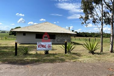 Ch&aacute;cara &agrave; venda - 5123m&sup2; - Serra dos Dourados