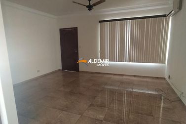 Sobrado &agrave; venda - 289m&sup2; - Zona Armaz&eacute;m