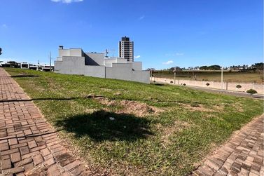 Terreno &agrave; venda - 499m&sup2; - Jardim Interlagos II