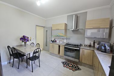 Sobrado &agrave; venda - 292m&sup2; - Zona 3