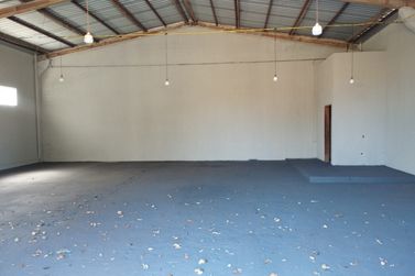 Sal&atilde;o Comercial para alugar - 210m&sup2; - Zona VII