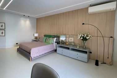 Casa &agrave; venda - 688m&sup2; - -
