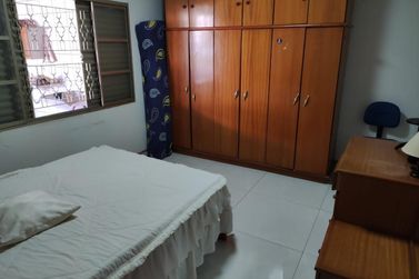 Casa &agrave; venda - 220m&sup2; - Parque Tarum&atilde;