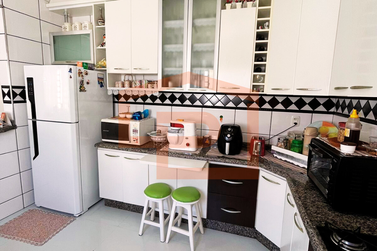 Sobrado &agrave; venda - 188m&sup2; - Zona II