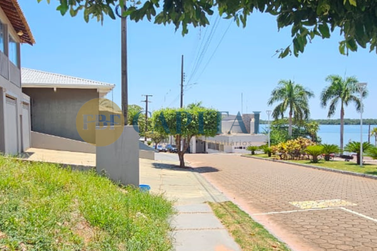 Casa &agrave; venda - 558m&sup2; - Centro
