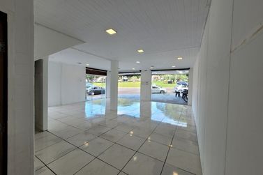 Sal&atilde;o Comercial &agrave; venda - 305m&sup2; - Zona 1