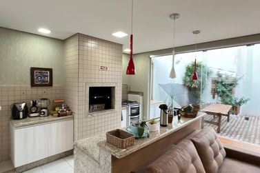 Casa &agrave; venda - 345m&sup2; - Jardim Tamoio