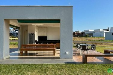 Terreno &agrave; venda - 252m&sup2; - Paysage Essenza Condom&iacute;nio