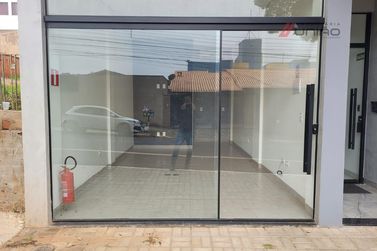 Sal&atilde;o Comercial para alugar - 21m&sup2; - Zona III