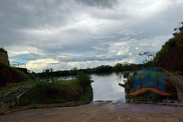 Terreno &agrave; venda - 270m&sup2; - Centro