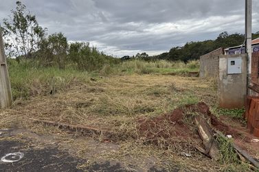 Terreno &agrave; venda - 137m&sup2; - Jardim Roma