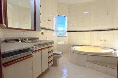 Sobrado &agrave; venda - 376m&sup2; - Zona I