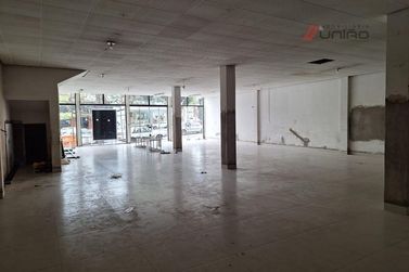 Sal&atilde;o Comercial para alugar - 250m&sup2; - Zona I