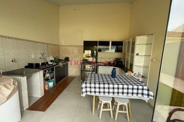 Casa &agrave; venda - 141m&sup2; - ZONA II