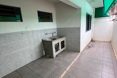 Casa para alugar - 100m&sup2; - Zona I