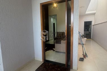 Casa &agrave; venda - 200m&sup2; - Jardim Colorado